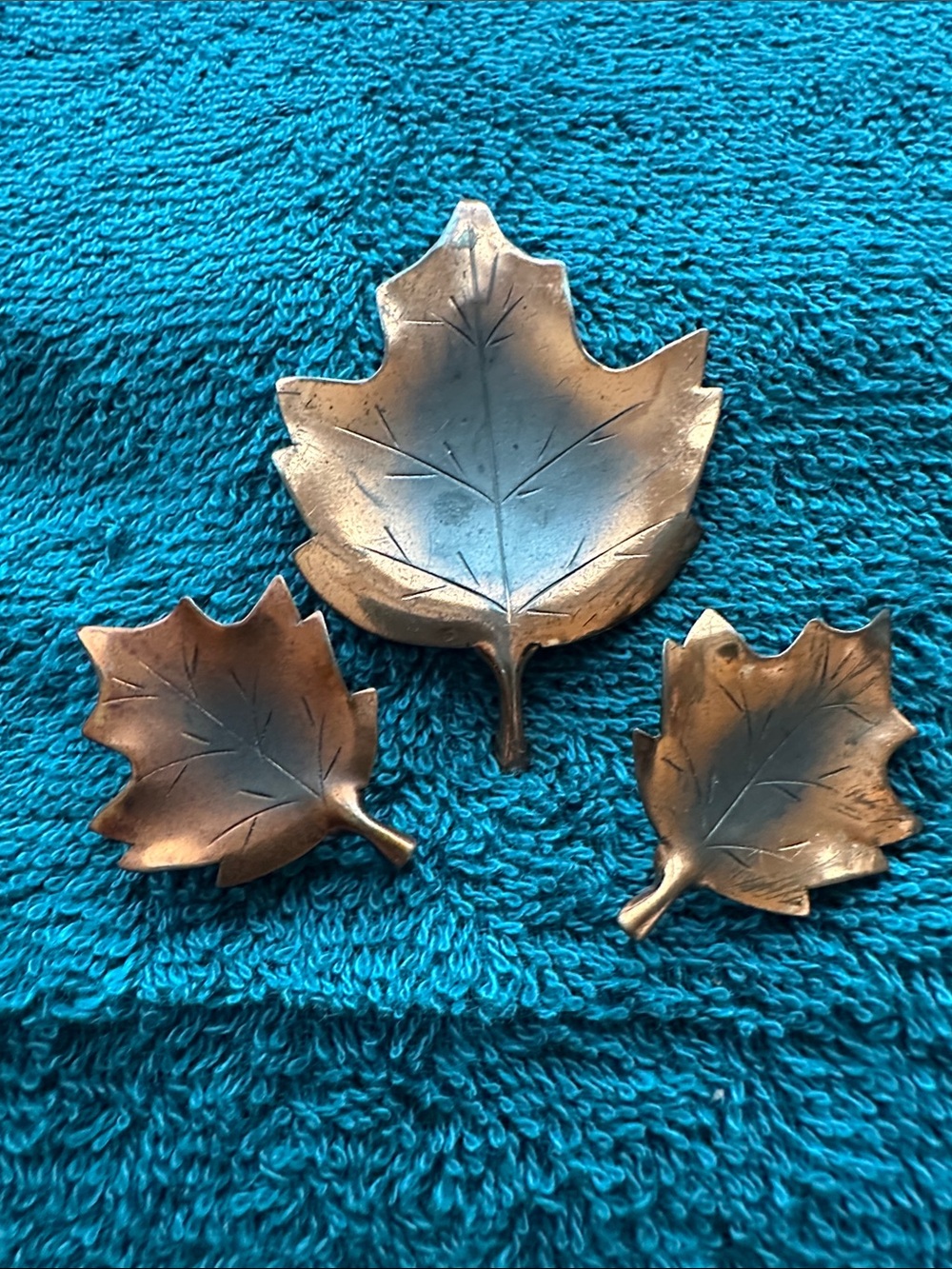 Copper Leafs Set Brooch and Earrings 1950’s Stuart NYE  in Good Condition